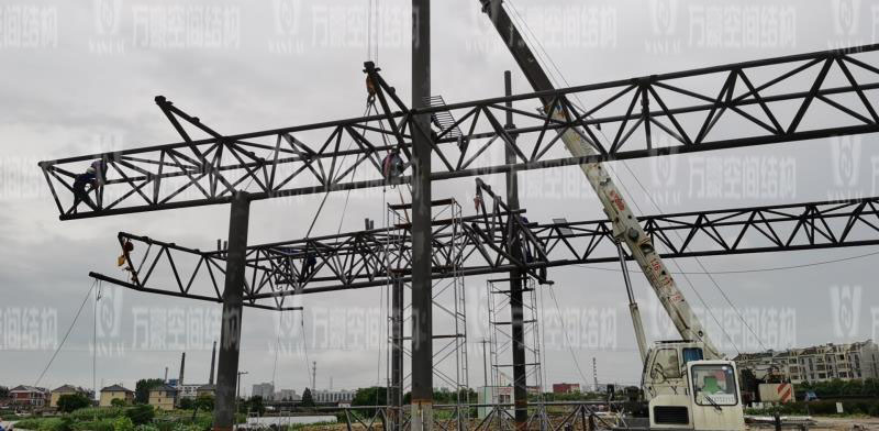 绍兴福全高速收费站顶棚工程钢结构安装完成