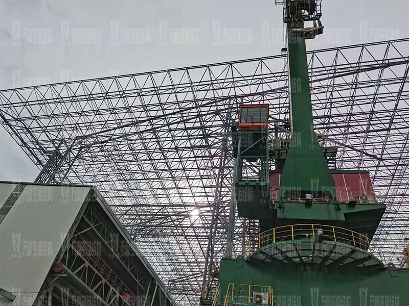 印尼全天候码头仓库屋面膜结构工程进入膜结构安装阶段