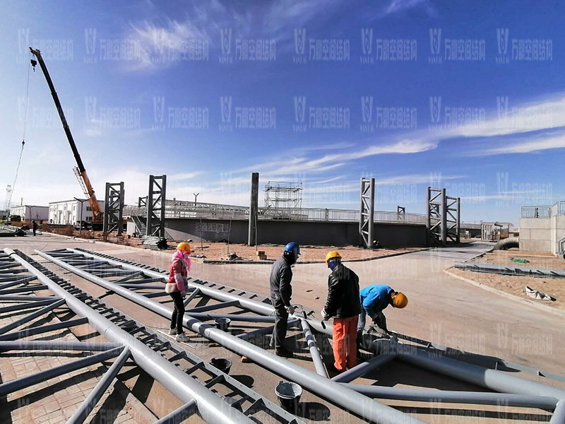 格尔木工业园污水池异型钢结构项目