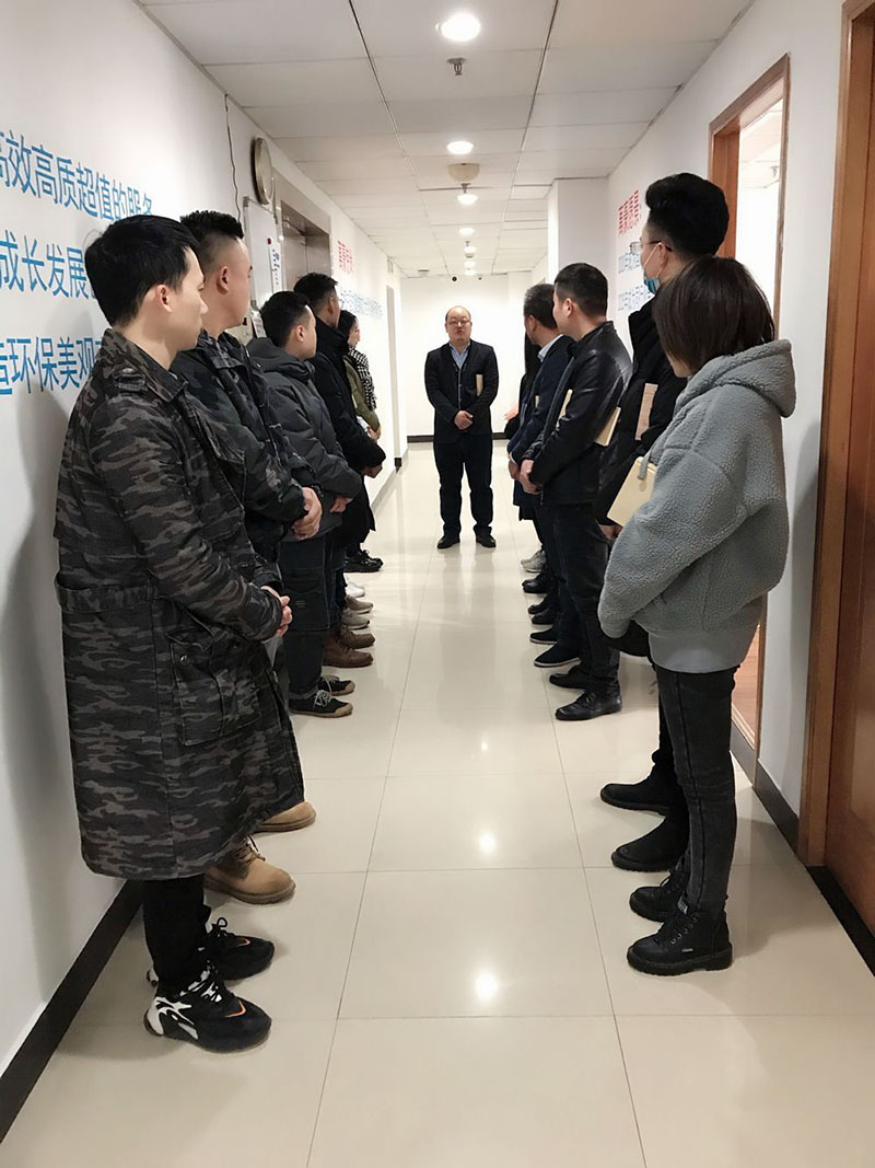万豪空间结构福利：给威海经贸交流中心项目施工部经理现金奖励