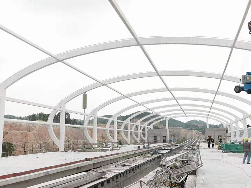 清远磁悬浮项目莲湖车站钢-膜结构工程钢结构防火涂料完工