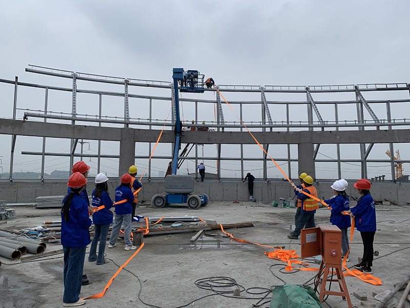 万豪空间结构员工到绍兴国际会展中心PTFE外立面网格膜项目学习交流