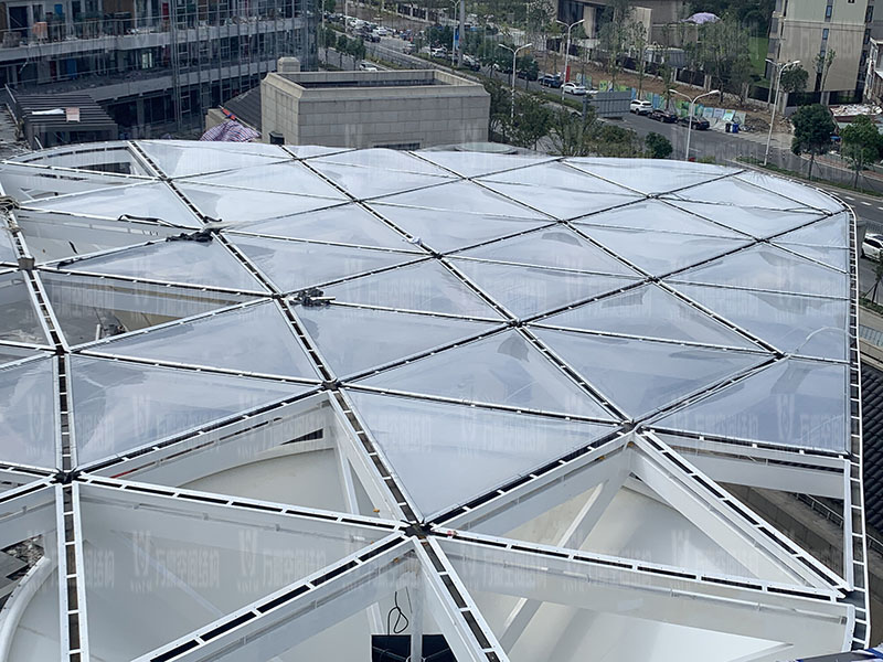 万豪空间结构员工到台州大板桥ETFE气枕天幕项目、温州铁定溜溜乐园ETFE天幕及PTFE景观伞膜结构工项目学习交流