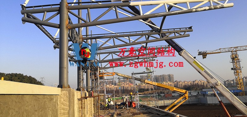 张家港市新建九年一贯制学校膜结构工程钢结构接近尾声