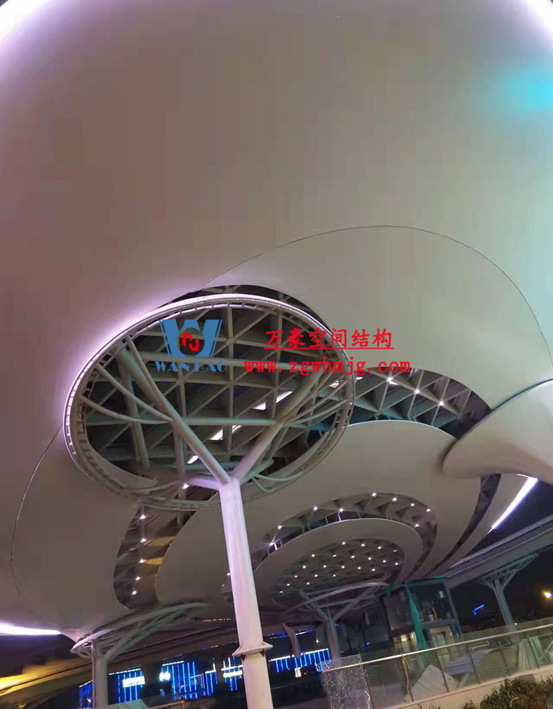 张家港高铁站前复杂结构“蝴蝶再现”即将圆满竣工
