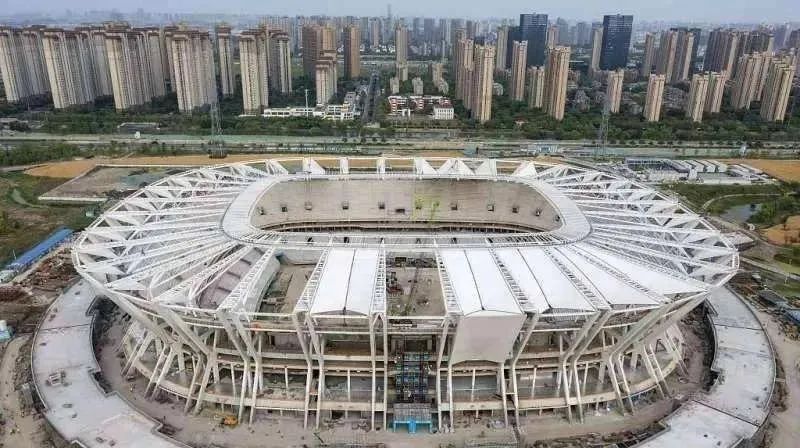 2023年亚洲杯易地举办，10座球场的建设工程怎么办？