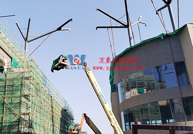 合肥文一塘溪津门天幕钢结构及ETFE气枕膜工程施工进度