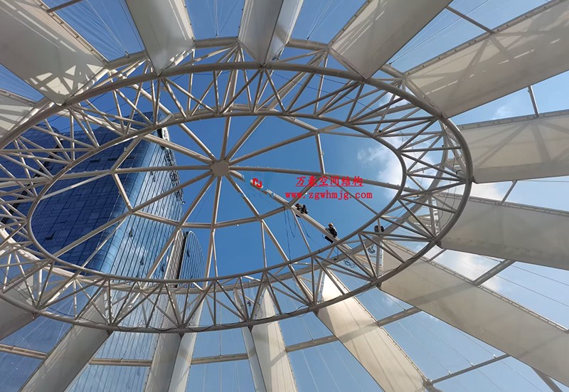 明宇广场6号地块商业（万达广场）改造项目钢膜结构ETFE膜结构盖顶天幕项目