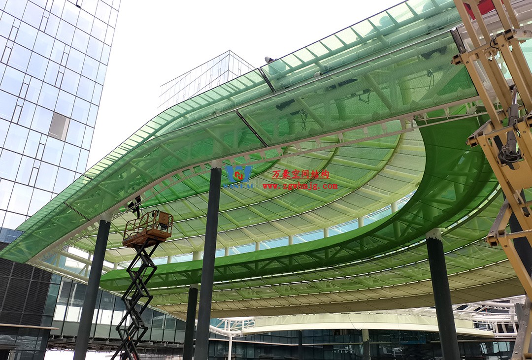 高效协作|勇于担当—杭州博多森谷ETFE气枕连廊天幕项目最新施工进展