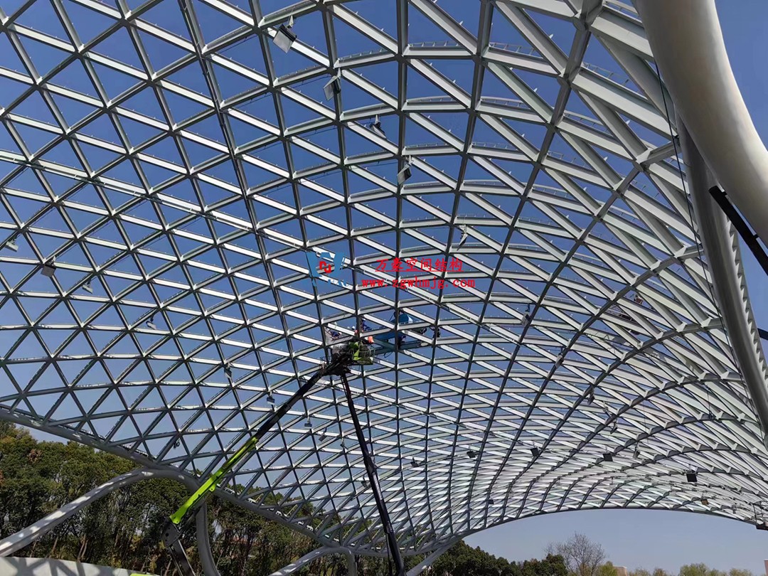 上海工程技术大学松江校区风雨操场ETFE膜结构工程
