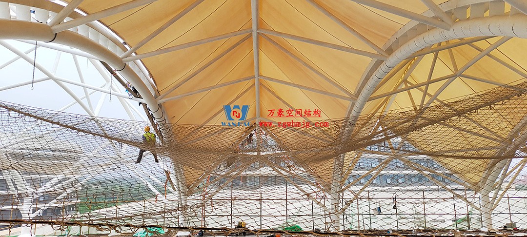 海南医学院第一附属医院江东新院区连廊天幕顺利完工