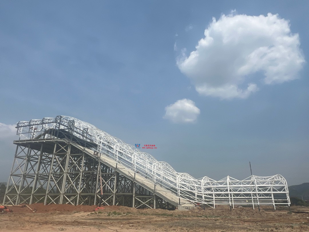 比亚迪绍兴嵊州赛车场干拔沙坡观景平台钢结构项目