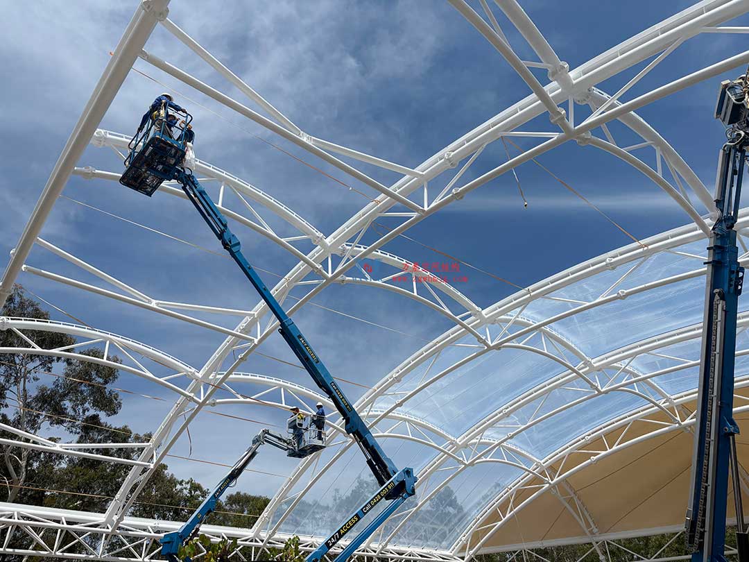 跨越山海的建筑新章!澳大利亚喷泉广场天幕张拉正酣,双膜科技赋能庄园建筑 跨越山海的建筑新章!澳大利亚喷泉广场天幕张拉正酣,双膜科技赋能庄园建筑