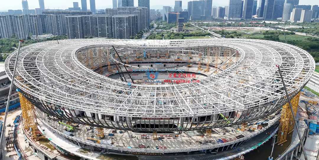 硬核施工提速！余杭国际体育中心足球场“钢铁骨架”成型，静待天幕绽放