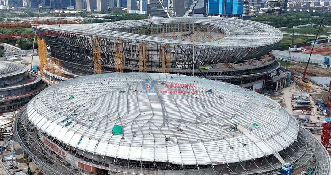 硬核施工提速！余杭国际体育中心足球场“钢铁骨架”成型，静待天幕绽放