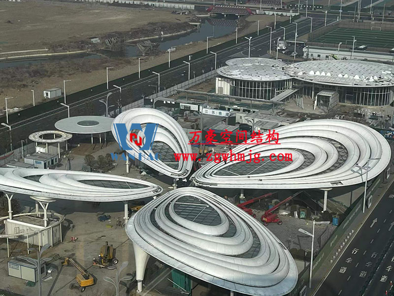 ​张家港高铁站前复杂结构“蝴蝶再现”即将圆满竣工
